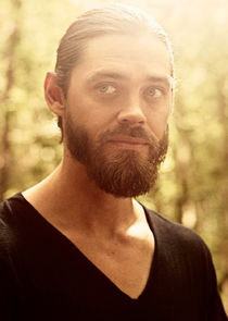 Actor Tom Payne Thumbnail